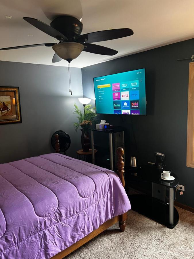 Quiet And Spacious Room1 Bolingbrook Exterior photo